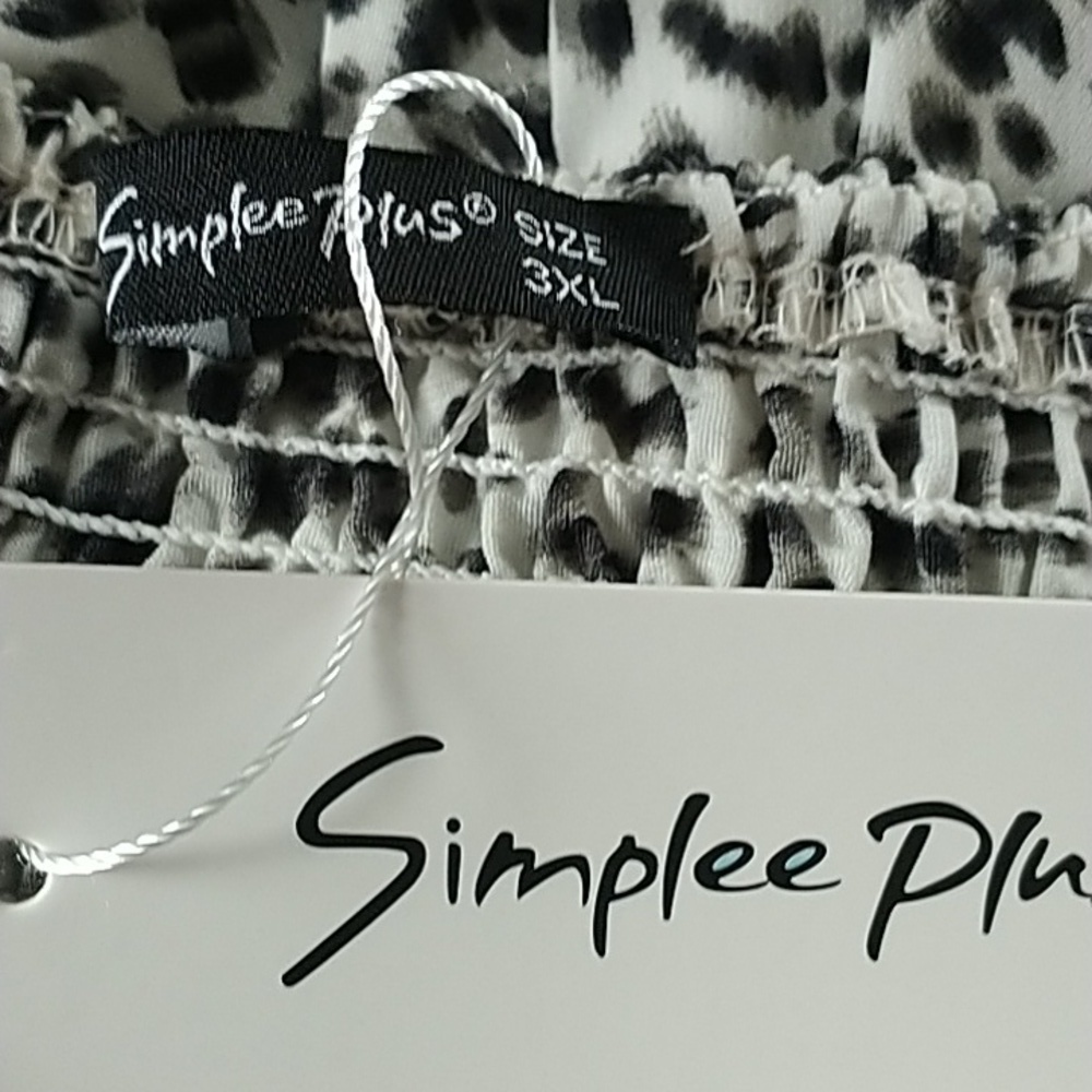 Simplee Plus Step Into Romper Abstract Animal Print 3X - Picture 10 of 12
